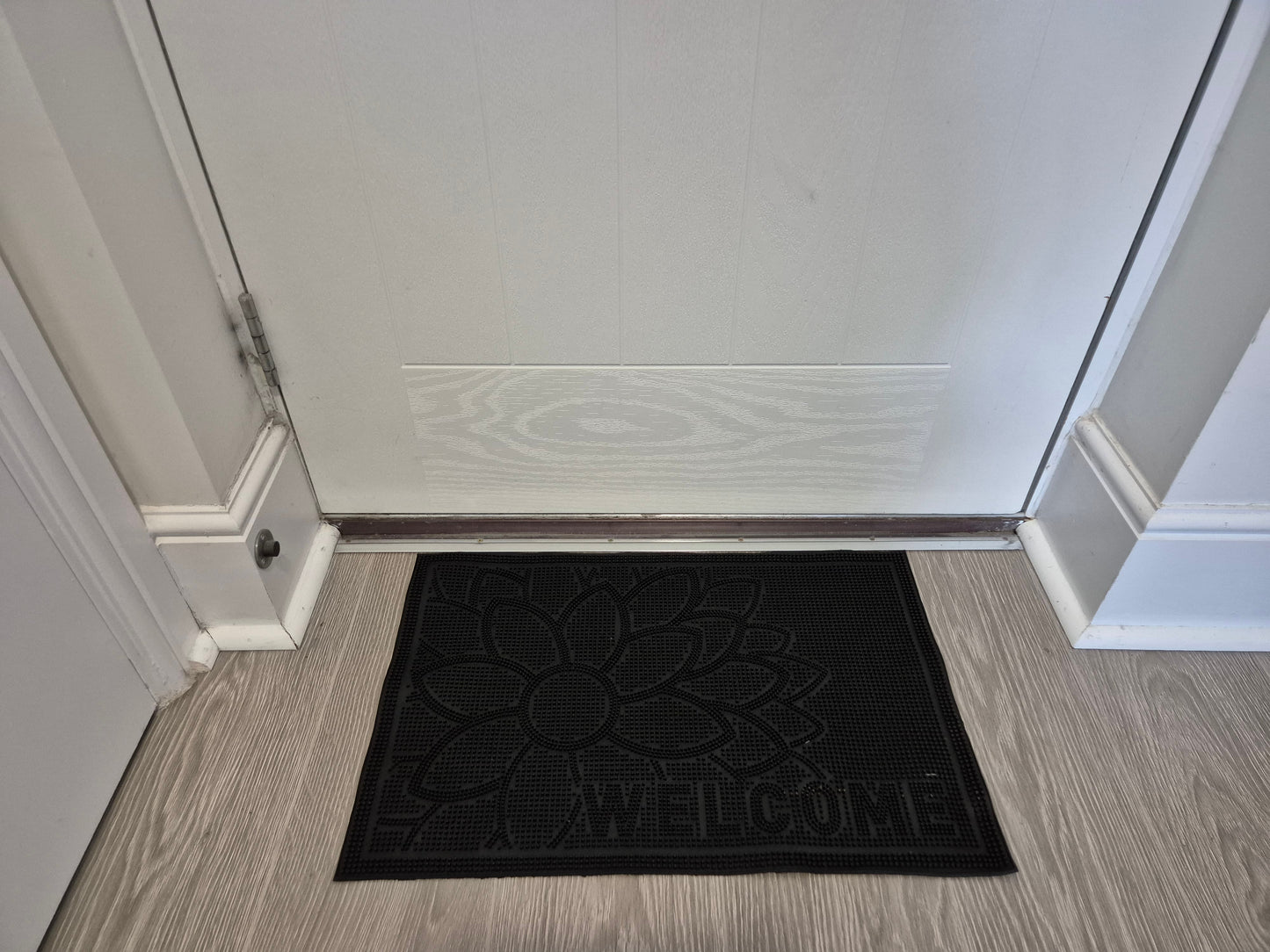 Rubber Doormat 60cm x 40cm - 'Welcome' (Flower) - Absorbent Coir Mat for Indoor/Outdoor