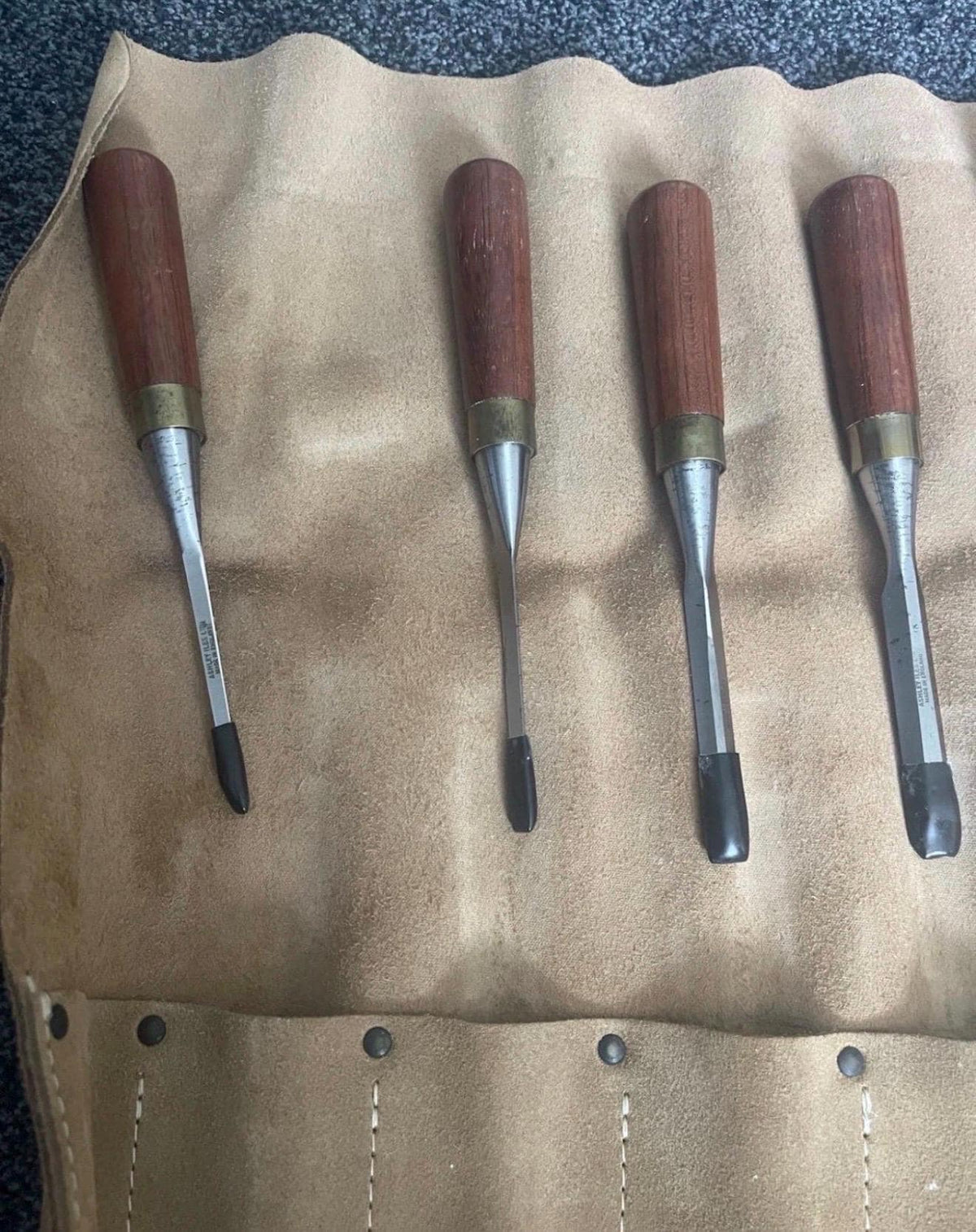 Handmade Woodworking Chisel Set | Traditional Wood Carving Tools for Craftsmen & Carpenters