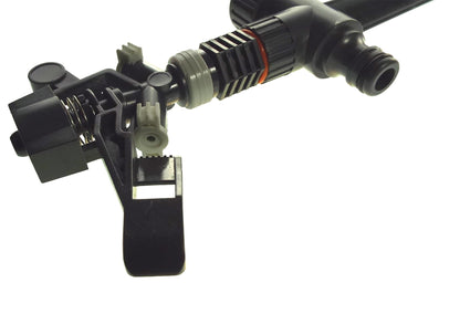 Pulsating Lawn Sprinkler on Spike - White Line