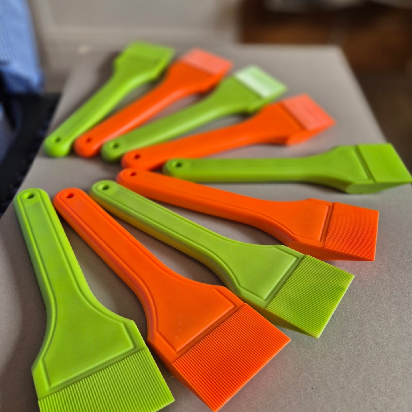 Glazing Shovel Plastic Paddle – Toe & Heel Glass Lifting Tool for Windows & Doors | Made in UK (Assorted)
