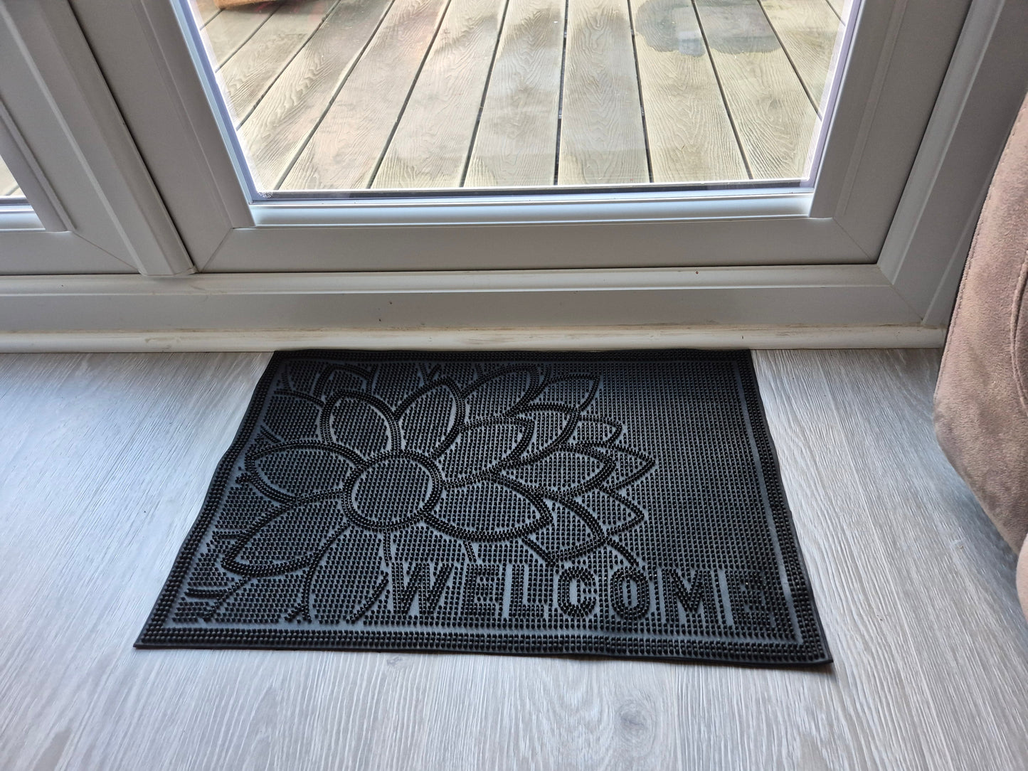 Rubber Doormat 60cm x 40cm - 'Welcome' (Flower) - Absorbent Coir Mat for Indoor/Outdoor