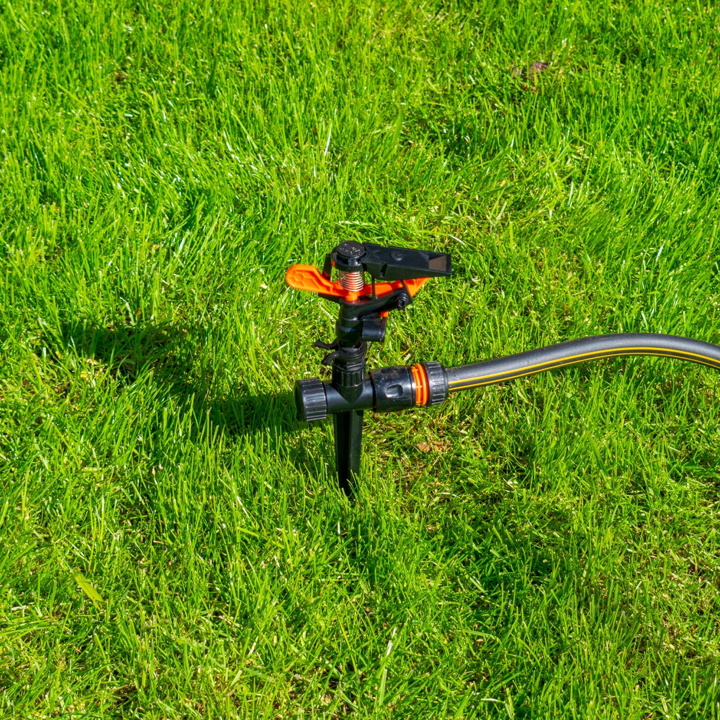 Pulsating Sprinkler on Spike - Adjustable Eco Line