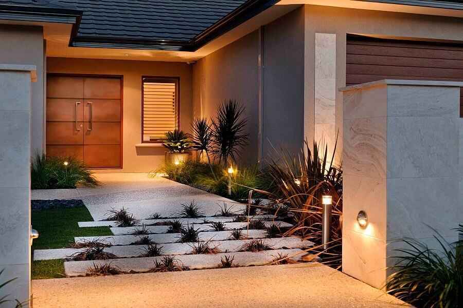 Hunza Bollard 300mm Spike/Flange Mounted (Series) Pure LED - IP66