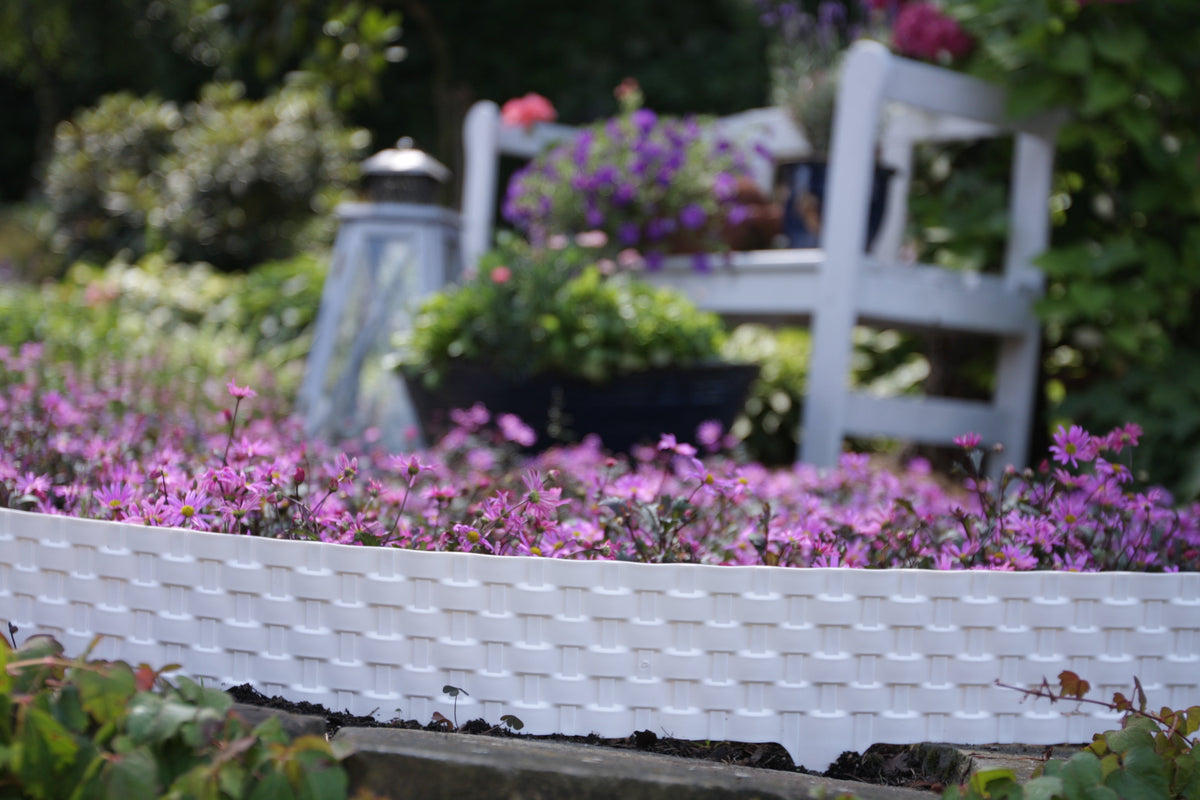 Lawn Edging, Plastic Palisade Rattan Effect, 2.4m, Gray