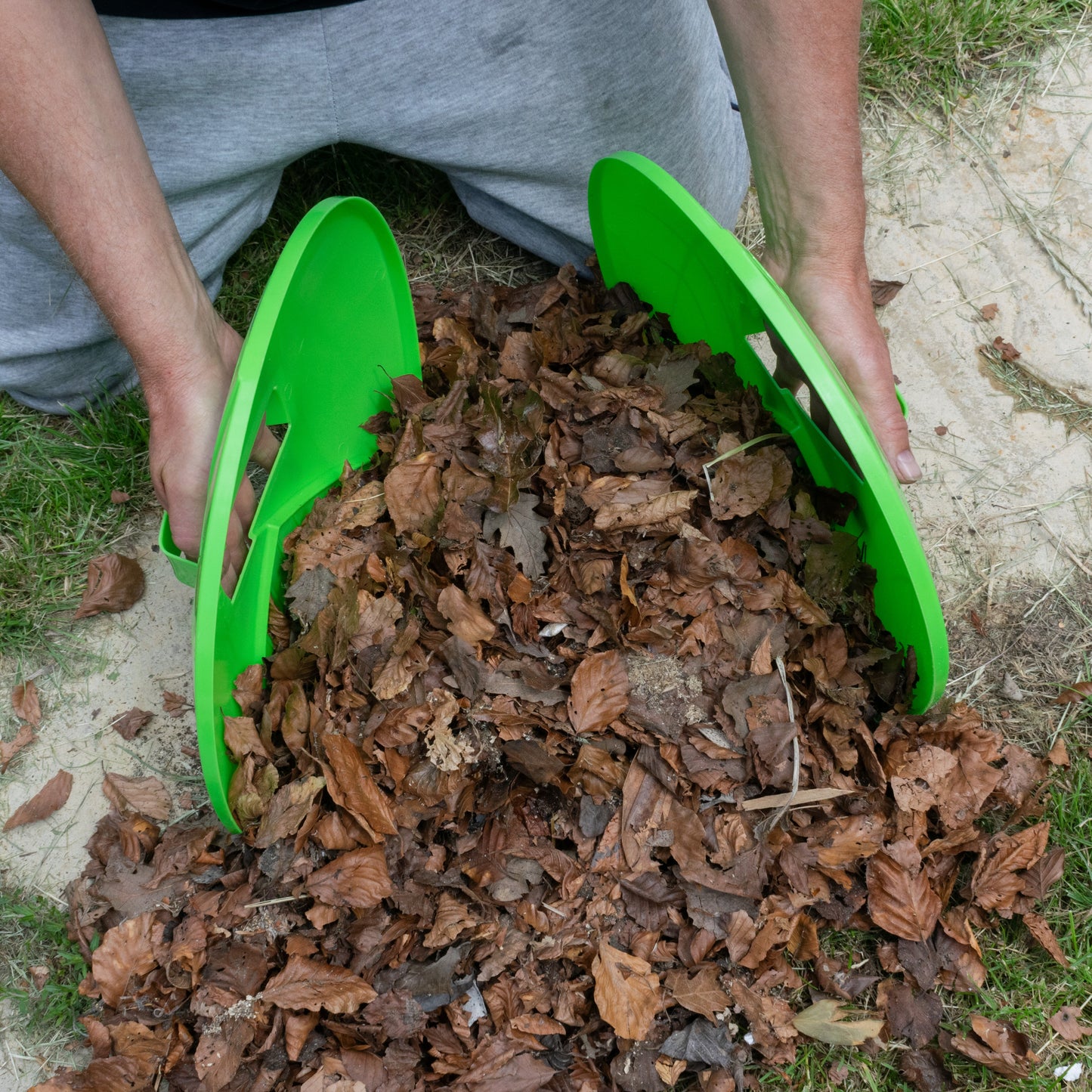 Leaf Grab Garden Cleaning Scoops, Green