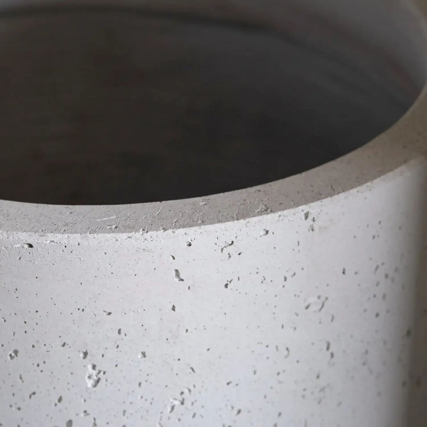 Aurella | White Mist – 55cm Extra Large Concrete Cylinder Planter – 93L Round Plant Pot