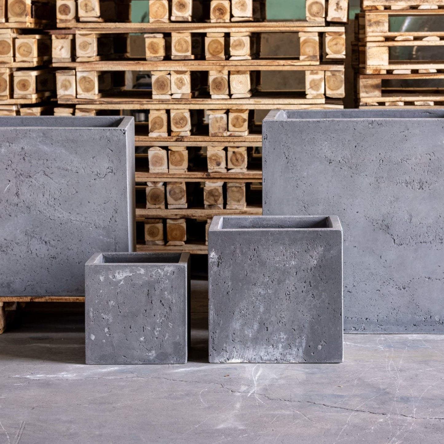 Cubrosa | Onyx Dusk – 85cm Extra Extra Large Concrete Square Planter – 459L Block Plant Pot
