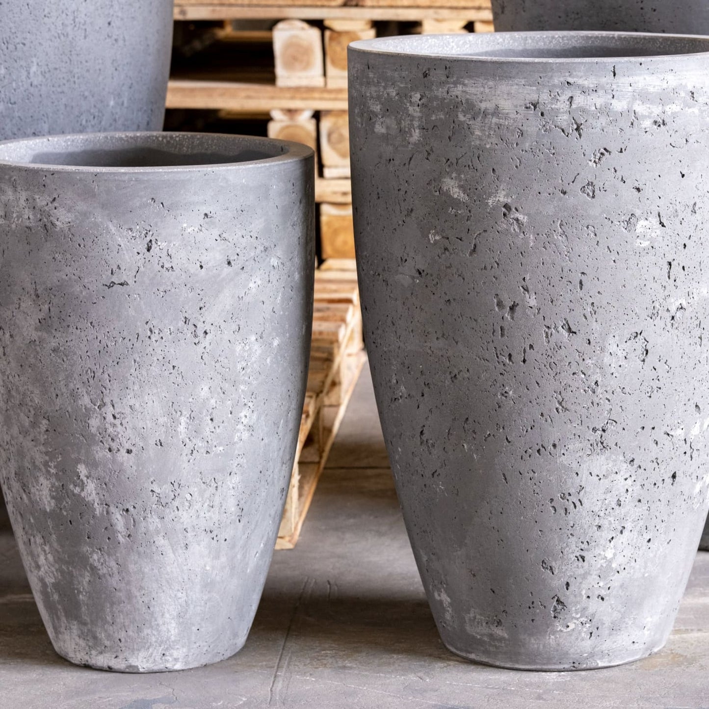 Vessara | Onyx Dusk – 62cm Extra Large Concrete Vase Planter – 32L Tall Plant Pot