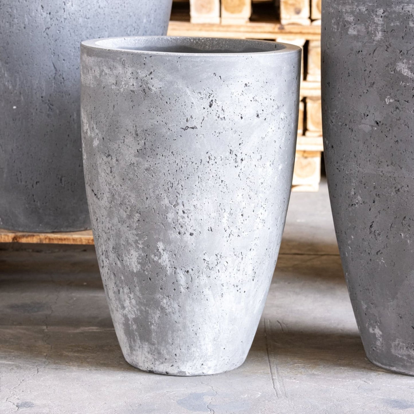 Vessara | Onyx Dusk – 75cm Extra Large Concrete Tall Vase Planter – 61L Round Plant Pot