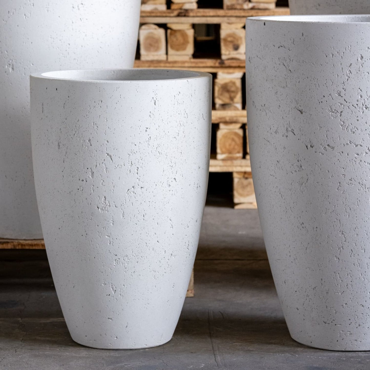 Vessara | White Mist – 52cm Large Tall Concrete Planter – 15L Round Plant Pot